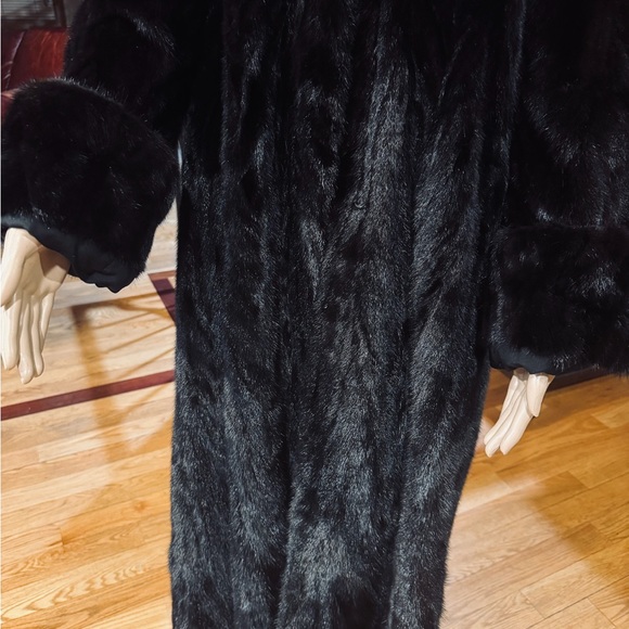 MINK (Real) LONG COAT-NEW COND NEVER WORN💥STUNNING CLASSIC Size M-L Retail $6000 - Picture 7 of 16